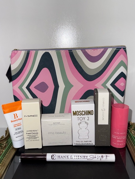 Moschino Handbags - Mini beauty Bundle